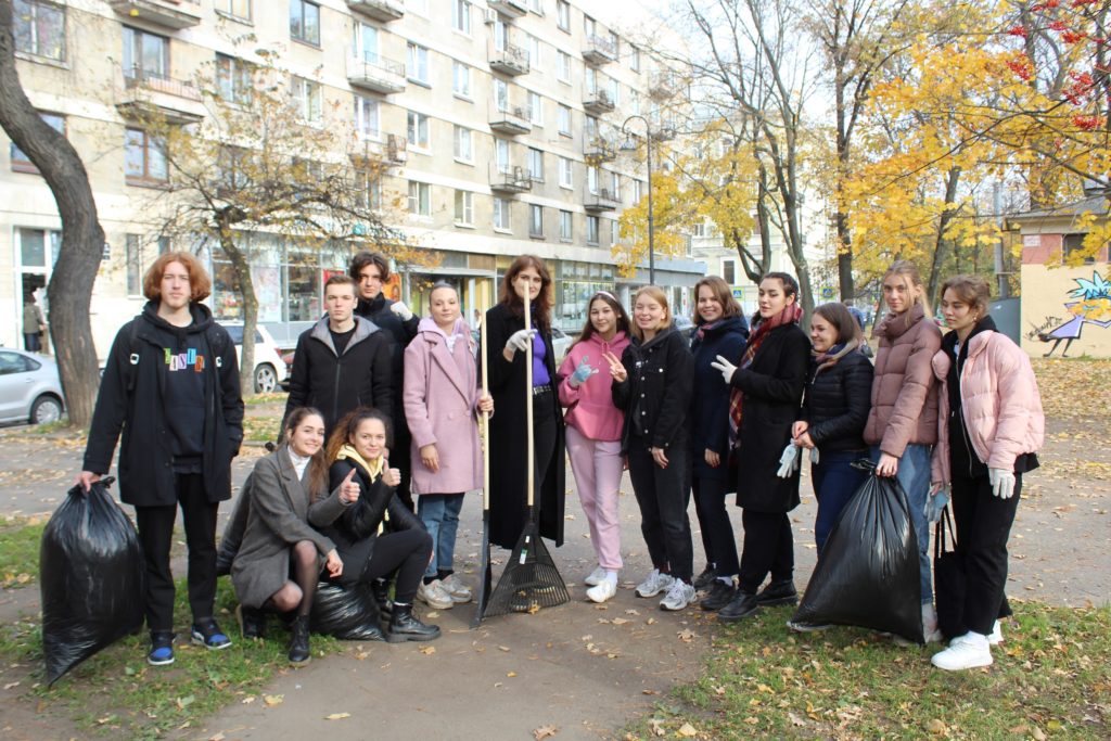 Студенты Института приняли участие в мероприятиях месячника по благоустройству в Санкт-Петербурге