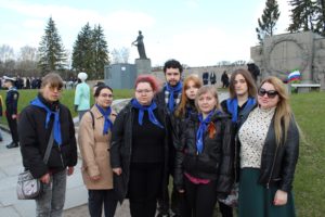 Студенты и сотрудники Института приняли участие в возложении цветов на Пискаревском кладбище