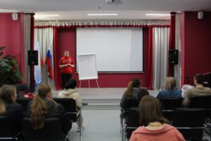 Инструкторы Российского Красного креста провели для студентов Института мастер-класс по оказанию первой помощи
