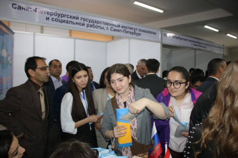 Институт принял участие в международной выставке-ярмарке "Российское образование. Душанбе - 2019"
