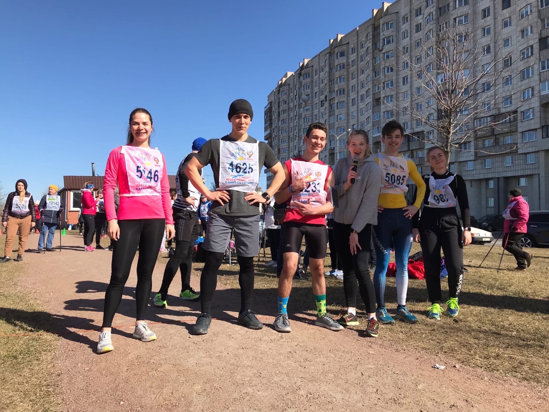Студенты СПбГИПСР приняли участие в соревнованиях по бегу и скандинавской ходьбе "Недомарафон"