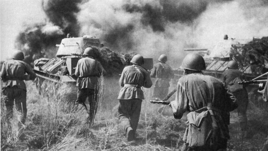 День разгрома советскими войсками немецко‑фашистских войск в Курской битве в 1943 году