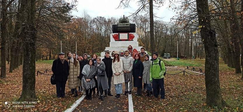 Студенты СПбГИПСР участвовали в экскурсии «По дорогам славных побед»