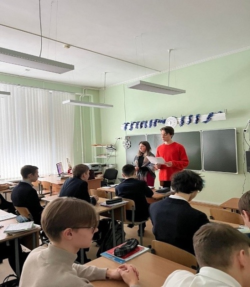 Студенты СПбГИПСР провели тренинг для учащихся 11-х классов