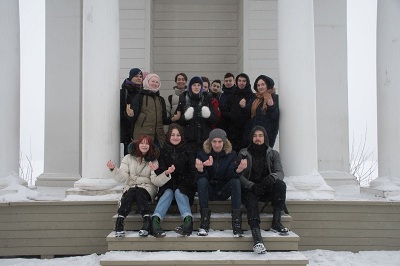Руководитель направления «Студенческий туризм» Денис Кибяков провел экскурсию по Выборгу для студентов Института