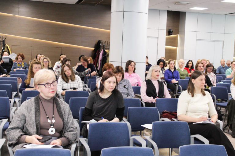 В АДК "Невская ратуша" состоялся семинар "Формирование эффективных моделей организационного поведения сотрудников социальных учреждений"