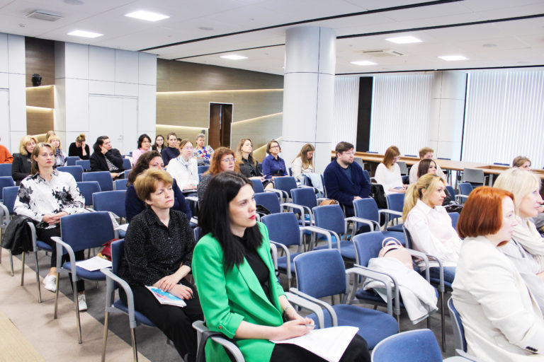 В АДК "Невская ратуша" состоялся семинар "Клинико-психологическая помощь семье и детям"