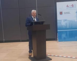 Ректор Института В.В. Лютов выступил на XI Петербургском международном форуме здоровья