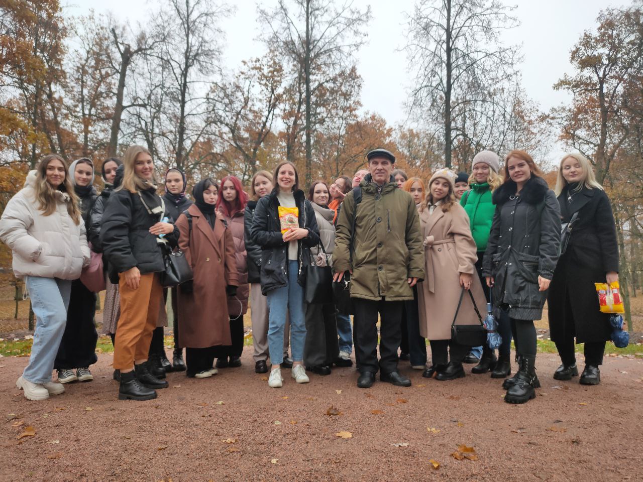 Участники историко-патриотического клуба «Я горжусь» посетили Гатчину