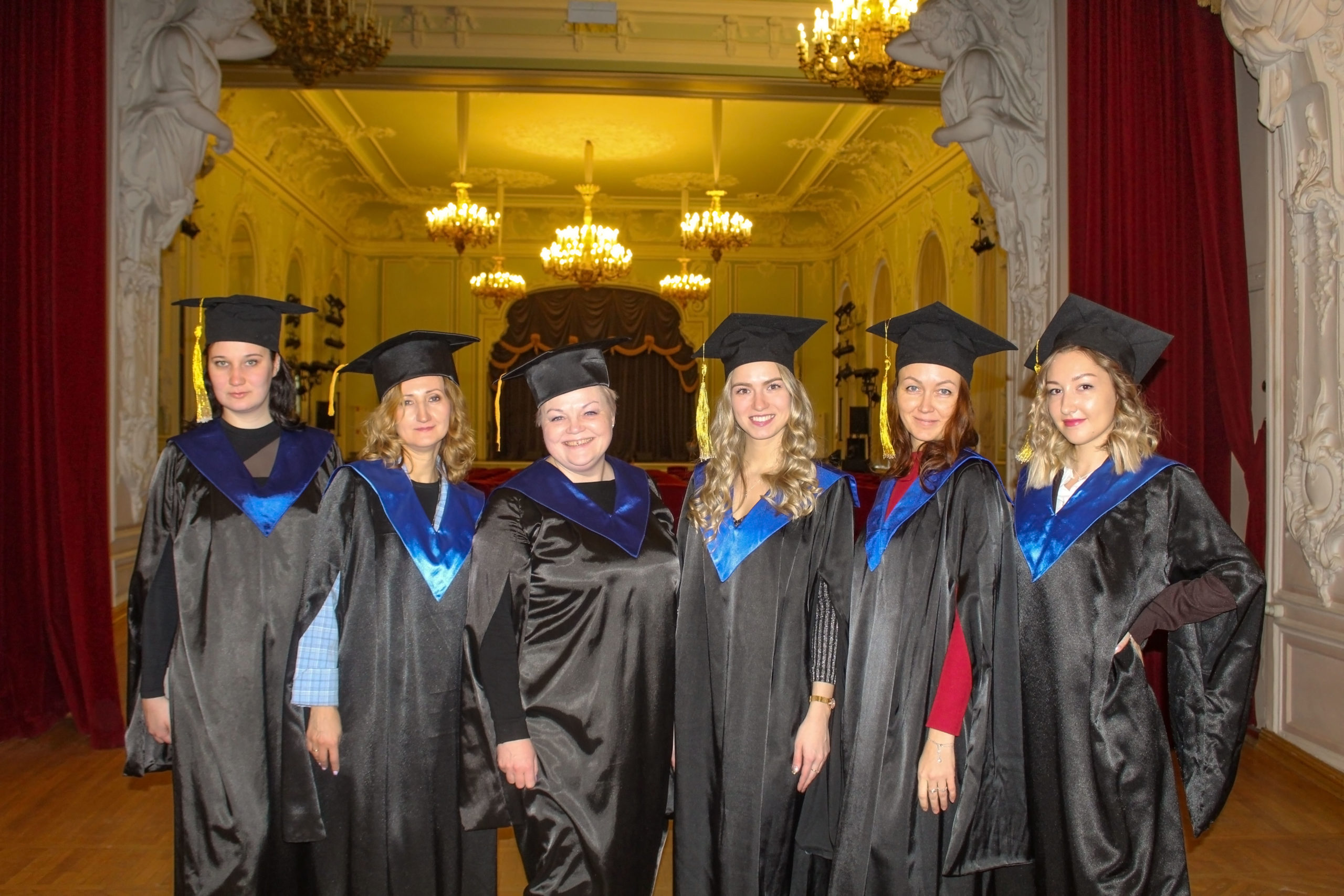 Во Дворце Белосельских-Белозерских состоялась торжественная церемония вручения дипломов выпускникам Института