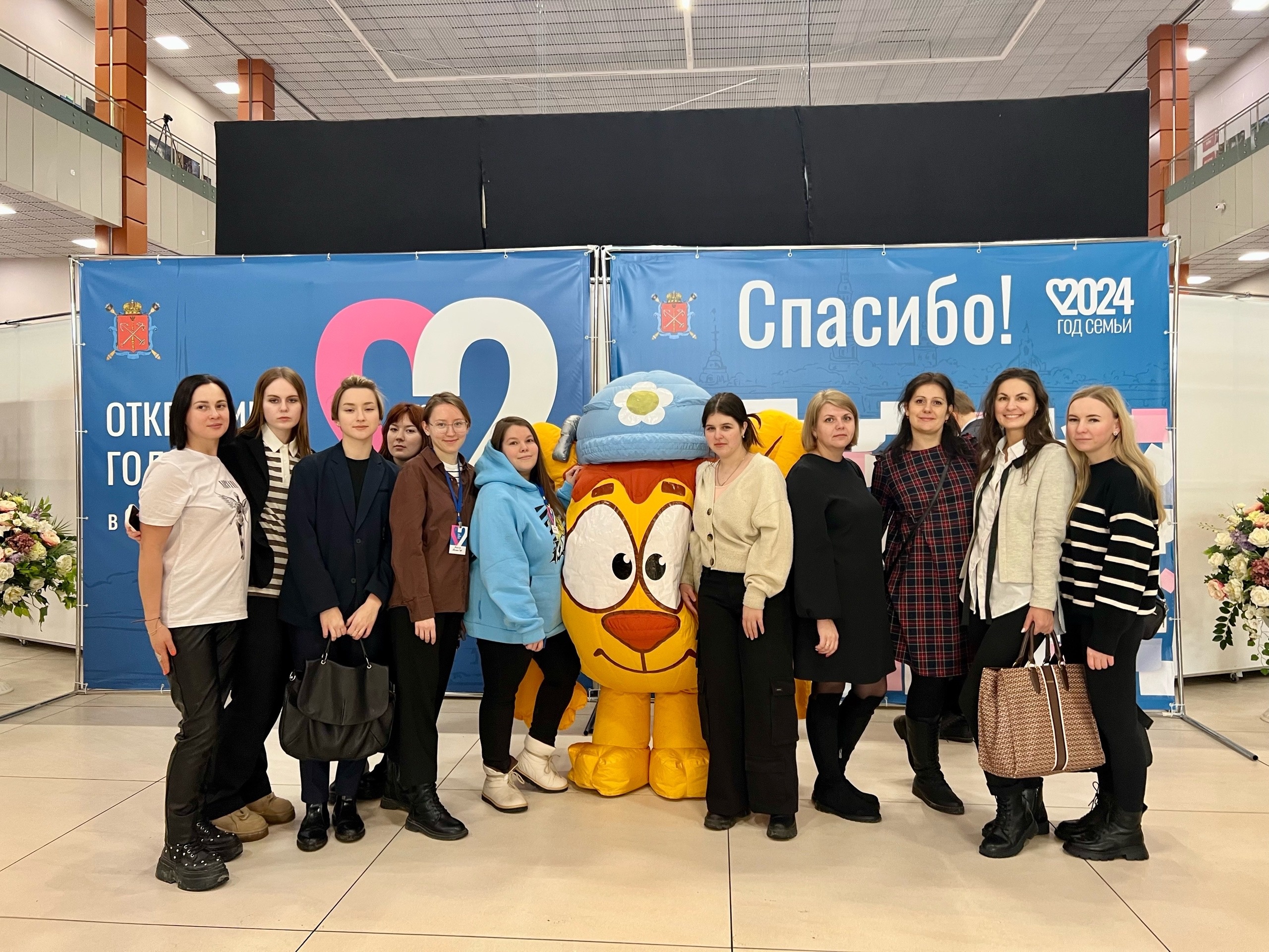 Волонтеры Института приняли участие в торжественном открытии Года семьи в Санкт-Петербурге